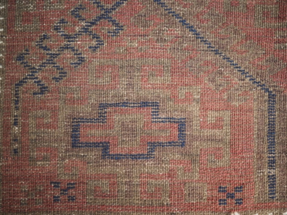ANTIQUE BALUCH PRAYER RUG WITH LARGE LATTICE DESIGN, CIRCA 1900. View XII