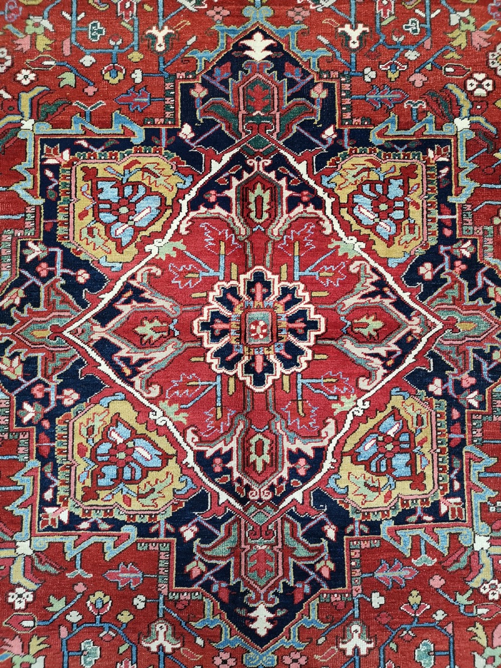 ANTIQUE HERIZ CARPET, SUPERB COLOUR AND CONDITION, CIRCA 1900. View VIII