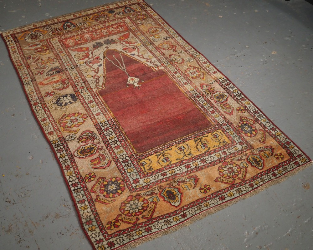 ANTIQUE TURKISH OUSHAK REGION PRAYER RUG, LATE 19TH CENTURY. View II
