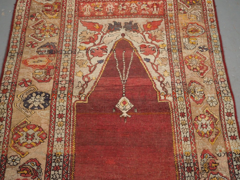 ANTIQUE TURKISH OUSHAK REGION PRAYER RUG, LATE 19TH CENTURY. View V
