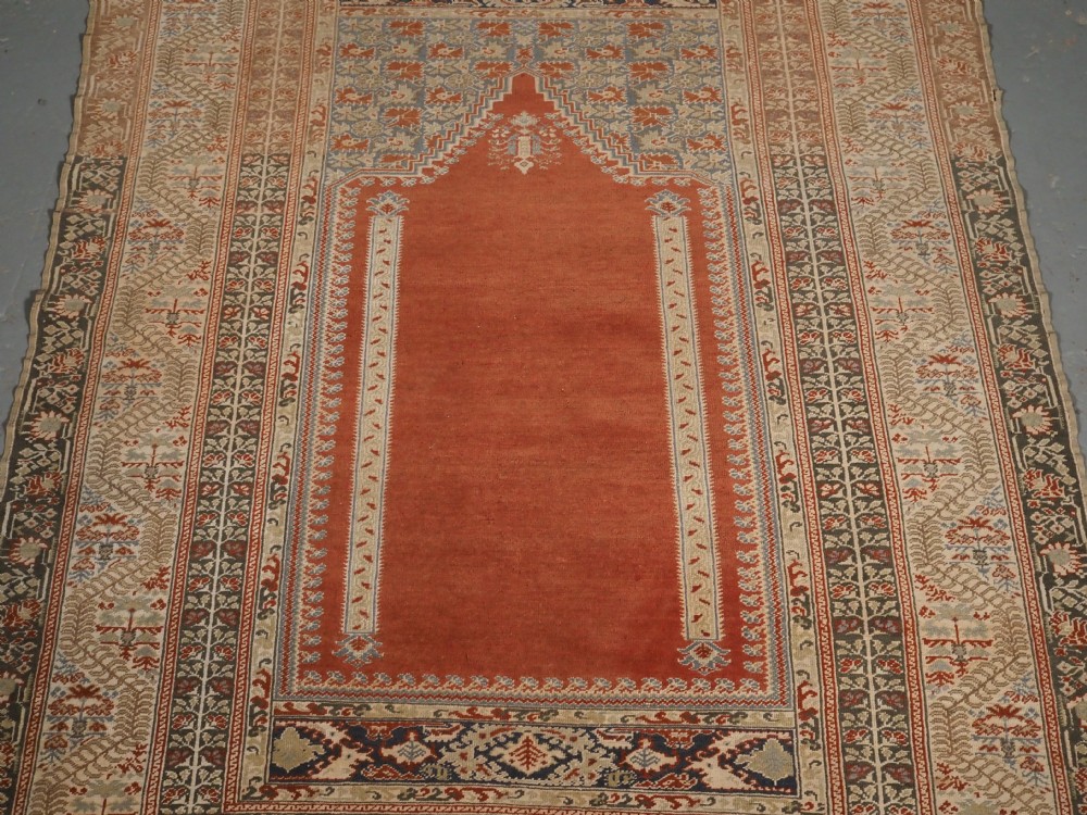 ANTIQUE TURKISH GHIORDES PRAYER RUG, SUPERB CONDITION, 1ST HALF 19TH CENTURY. View IV
