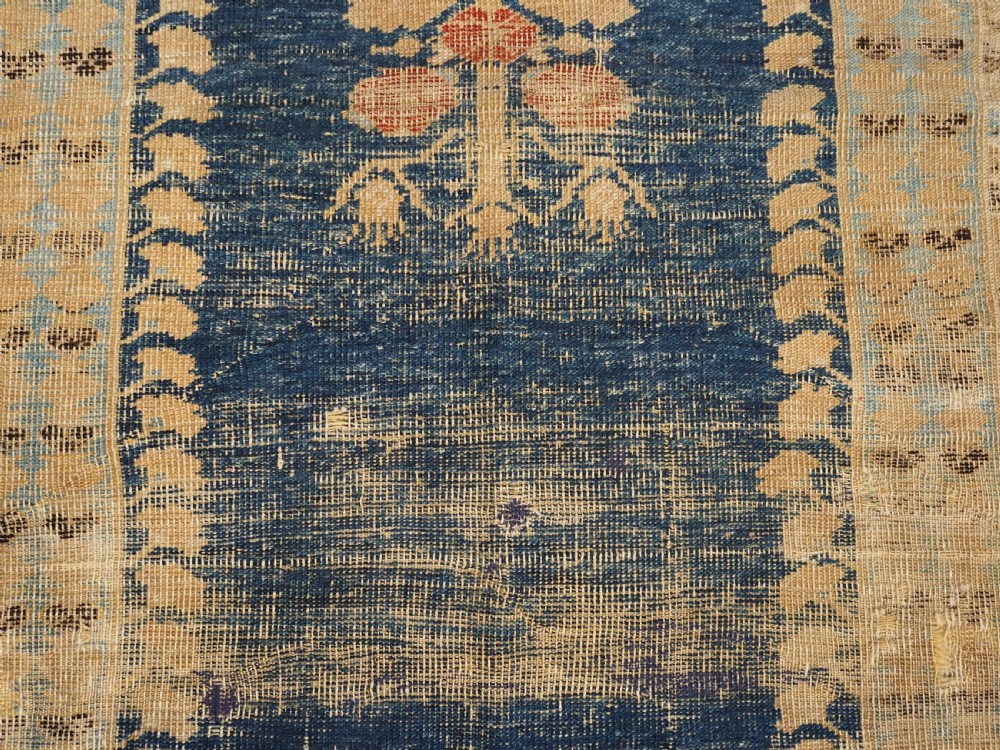 ANTIQUE TURKISH GHIORDES PRAYER RUG OF SCARCE EARLY DESIGN, 18TH CENTURY. View X