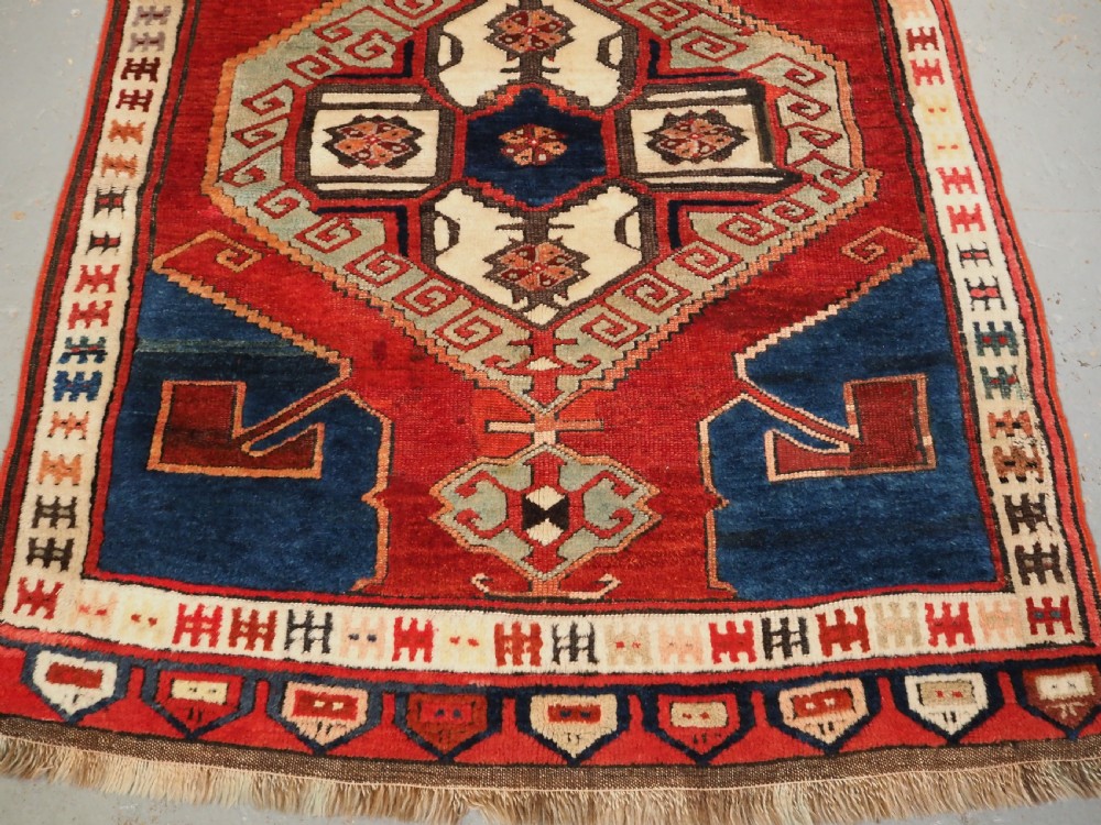 ANTIQUE TURKISH KARAPINAR RUG, CLASSIC DESIGN, 19TH CENTURY. View V