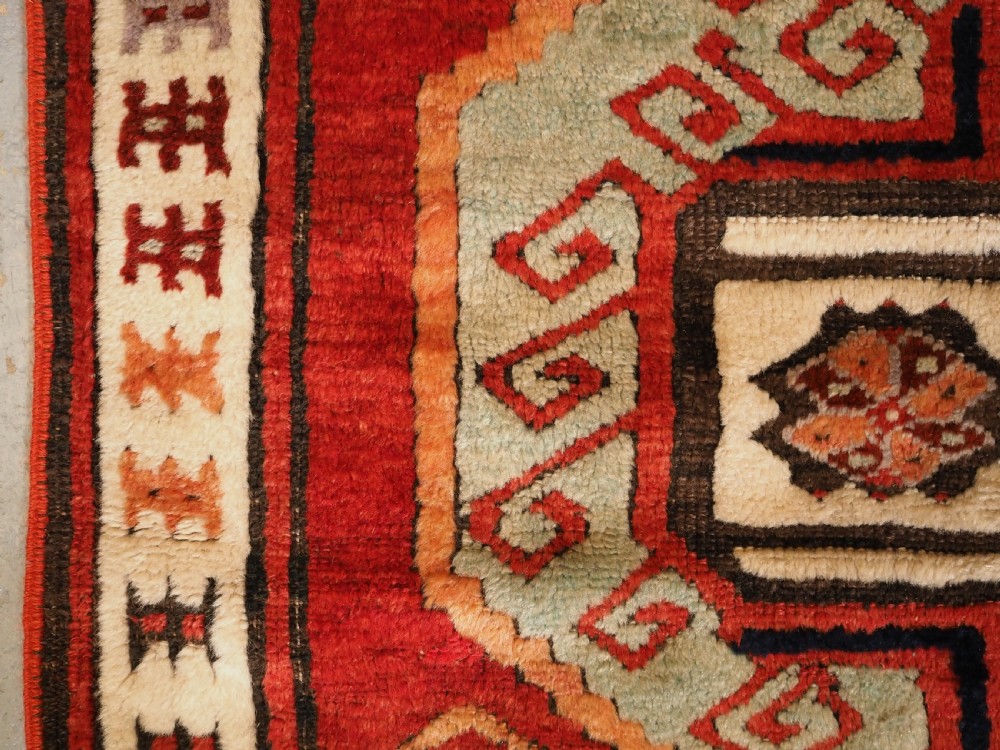 ANTIQUE TURKISH KARAPINAR RUG, CLASSIC DESIGN, 19TH CENTURY. View VII