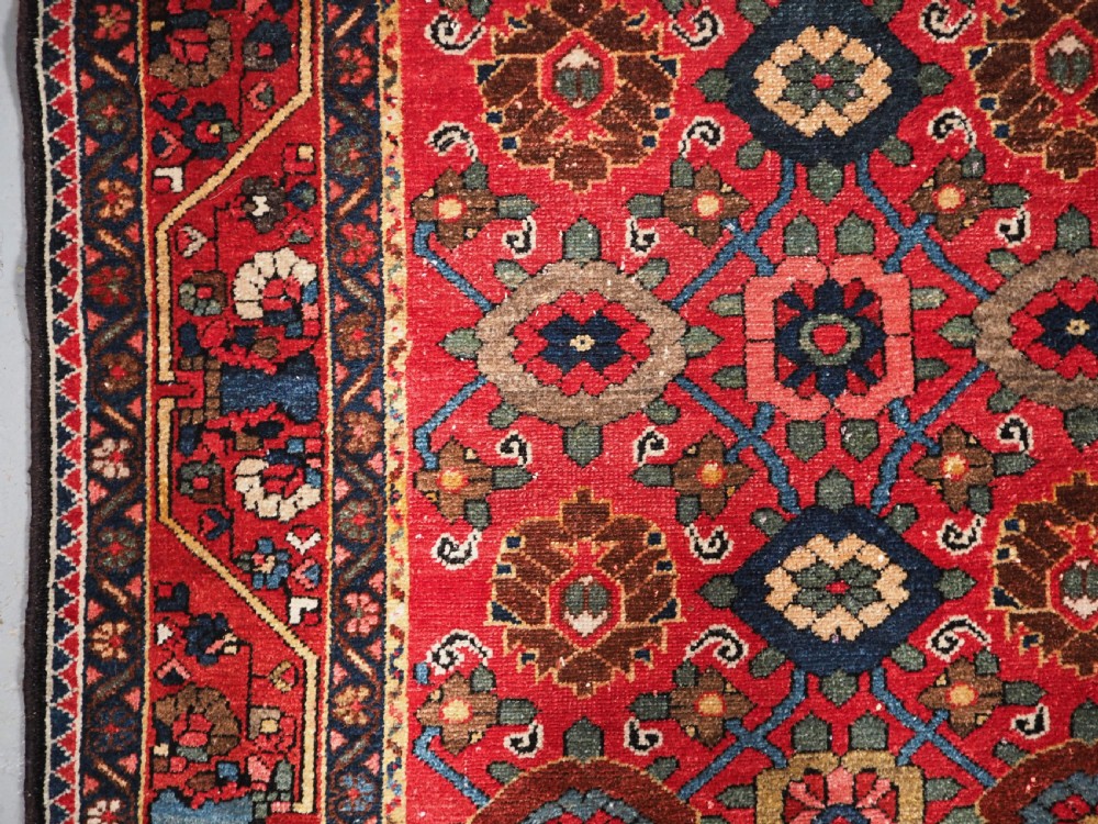 ANTIQUE BAKHTIARI RUG WITH MINA KHANI DESIGN, CIRCA 1900. View VII