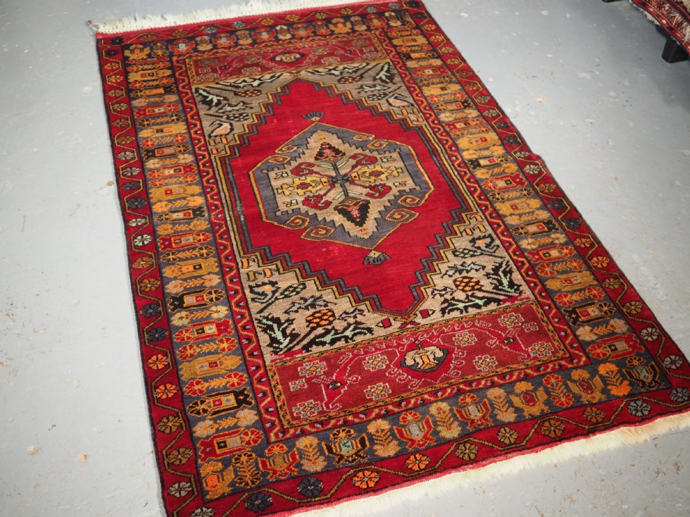 OLD TURKISH VILLAGE RUG, TRADITIONAL DESIGN, CIRCA 1930. View II