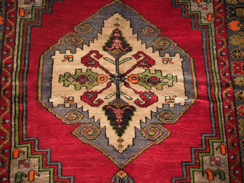 OLD CENTRAL ANATOLIAN TURKISH VILLAGE RUG, SINGLE MEDALLION, CIRCA 1930. View IX