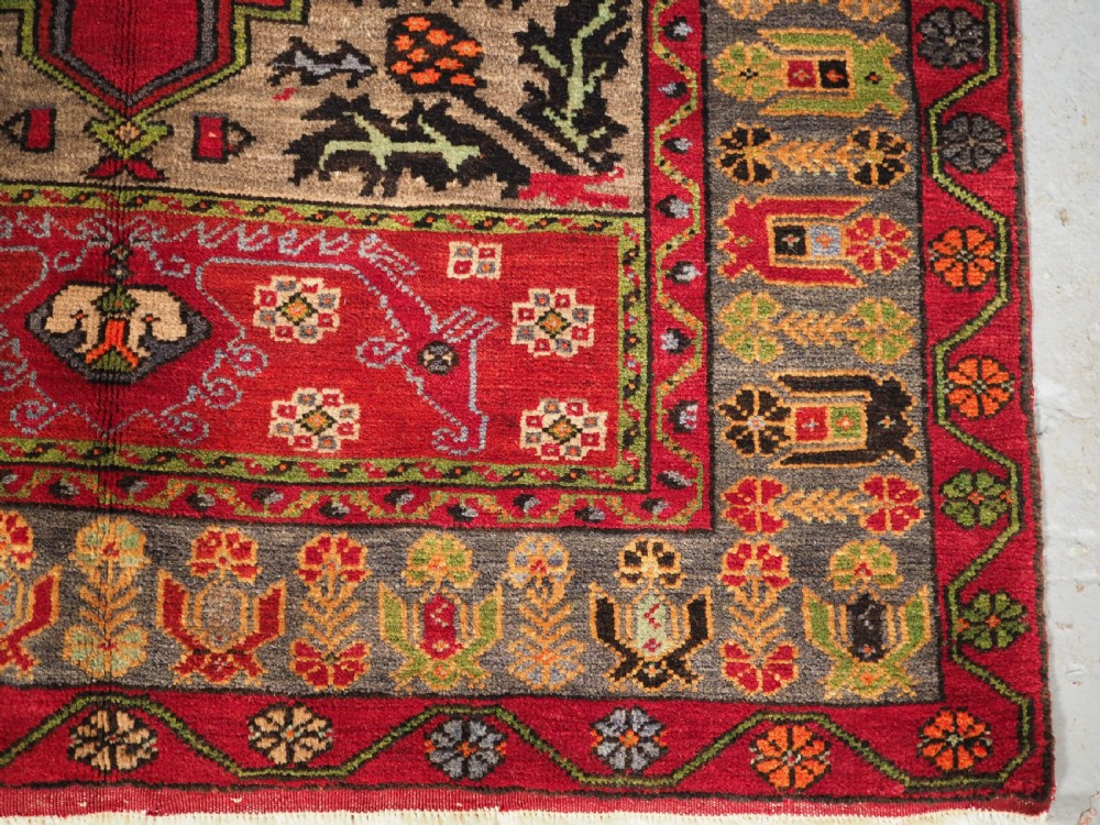 OLD CENTRAL ANATOLIAN TURKISH VILLAGE RUG, SINGLE MEDALLION, CIRCA 1930. View X