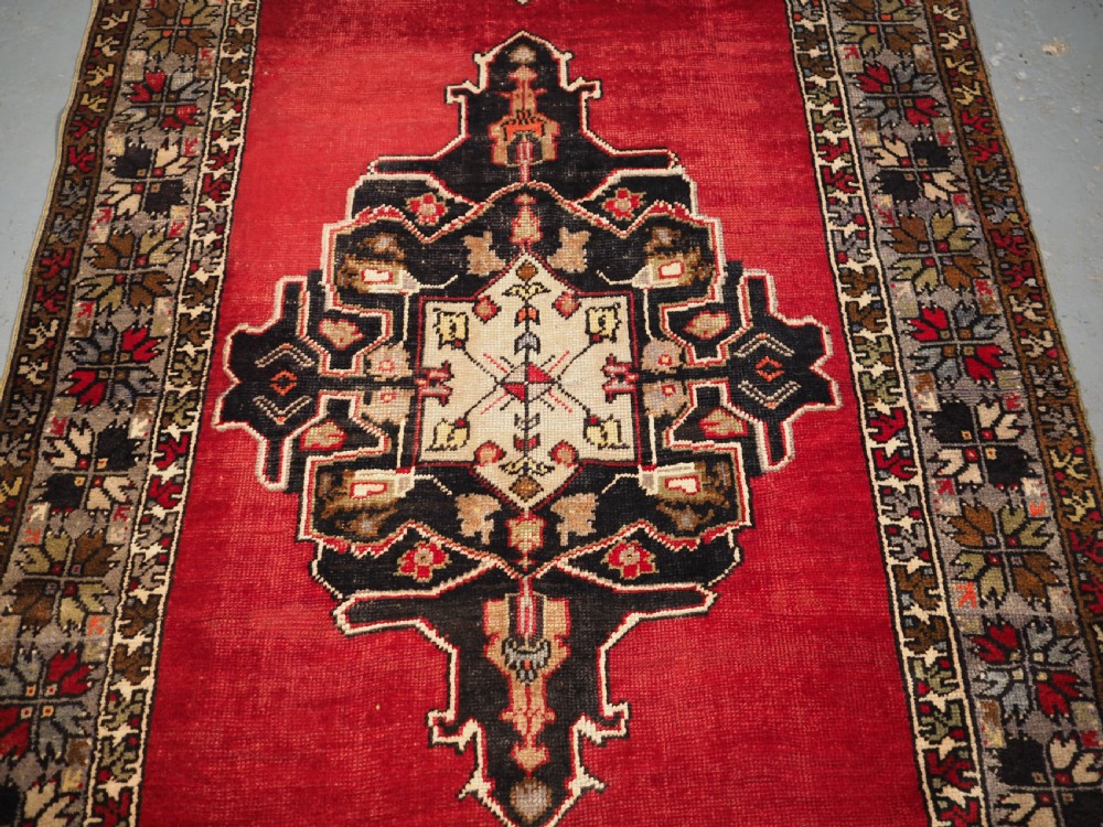 OLD TURKISH RUNNER, NIGDE REGION, LARGE SIZE COUNTRY HOUSE LOOK, CIRCA 1920. View IV