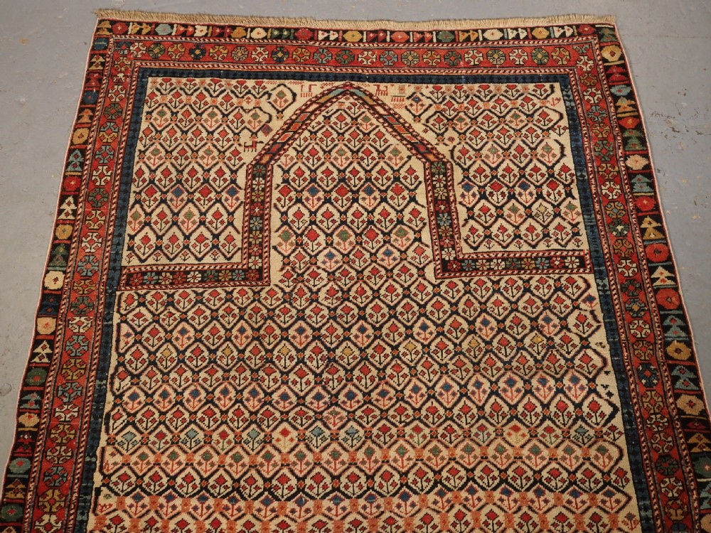 ANTIQUE CAUCASIAN SHIRVAN FLORAL LATTICE PRAYER RUG, CIRCA 1890. View II