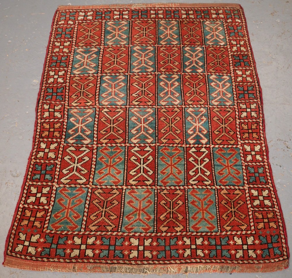 ANTIQUE TURKISH BERGAMA REGION RUG, UNUSUAL DESIGN, CIRCA 1890.