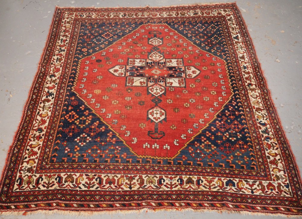 ANTIQUE AFSHAR RUG, SINGLE MEDALLION DESIGN, CIRCA 1900.