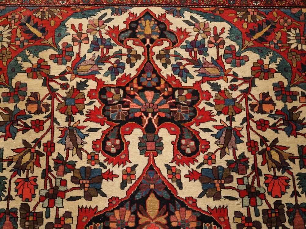 ANTIQUE SAROUK RUG, BEAUTIFUL FLORAL SPRAY DESIGN, CIRCA 1900/20. View VIII