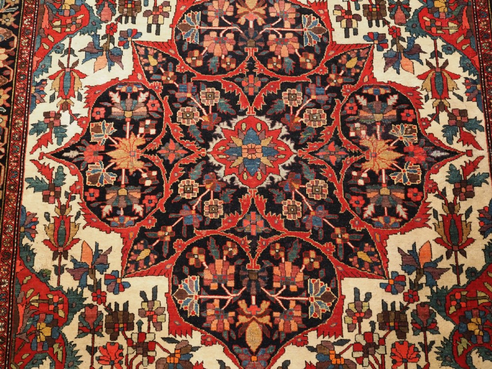 ANTIQUE SAROUK RUG, BEAUTIFUL FLORAL SPRAY DESIGN, CIRCA 1900/20. View IX