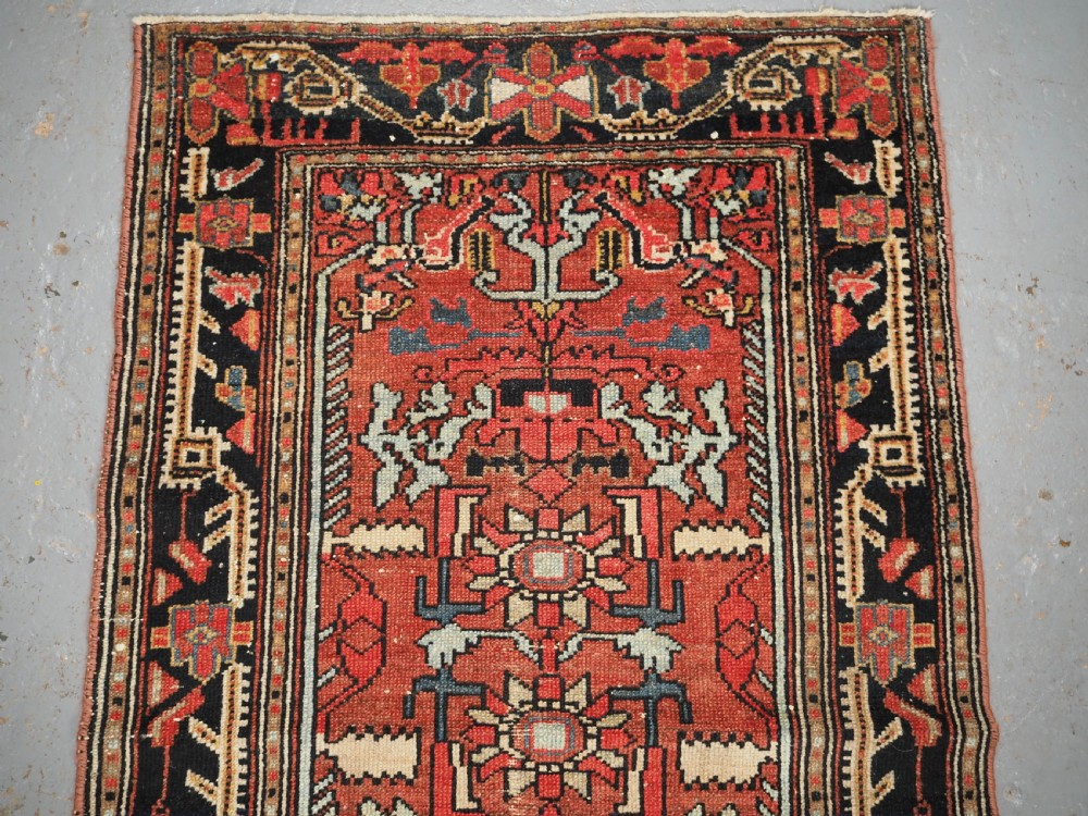 ANTIQUE HAMADAN VILLAGE RUG OF SMALL SIZE, CIRCA 1900/20. View III