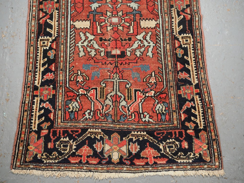 ANTIQUE HAMADAN VILLAGE RUG OF SMALL SIZE, CIRCA 1900/20. View IV