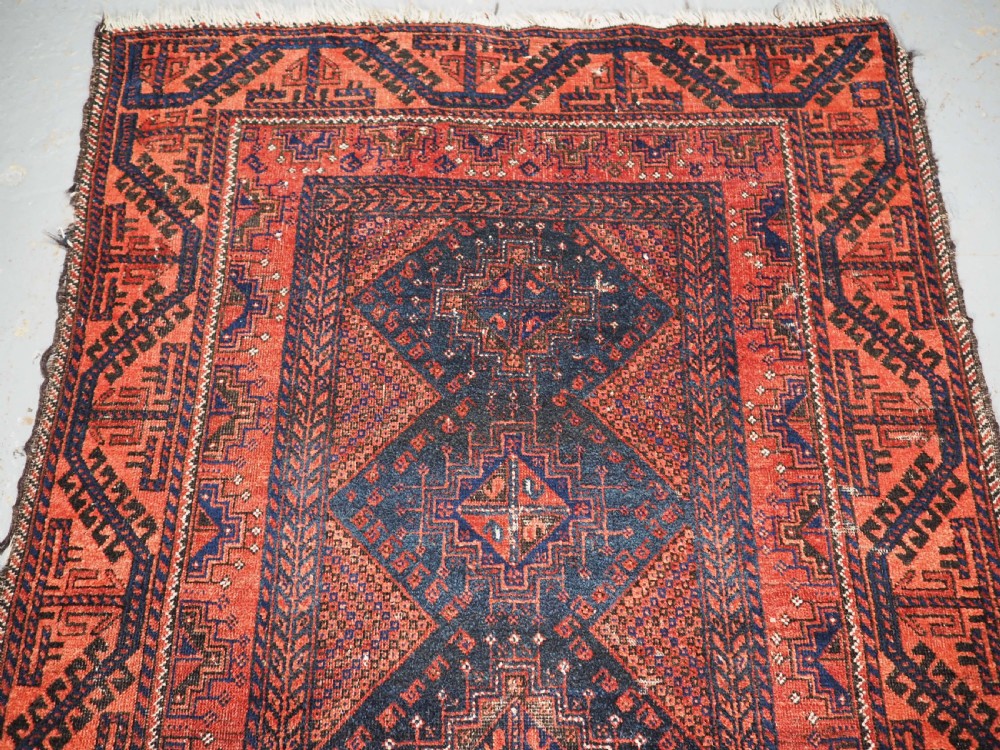 ANTIQUE FERDOWS BALUCH RUG OF SCARCE DESIGN, CIRCA 1900. View III