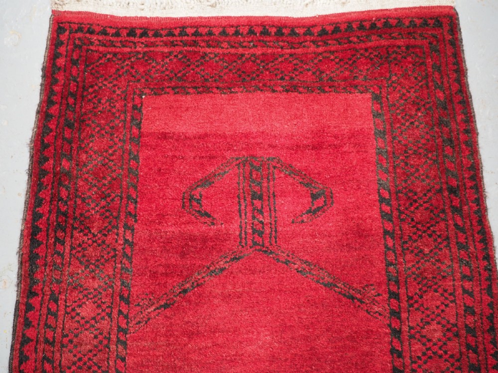 OLD AFGHAN CHILDS PRAYER RUG OF SIMPLE RAMS HORN DESIGN, CIRCA 1920. View II