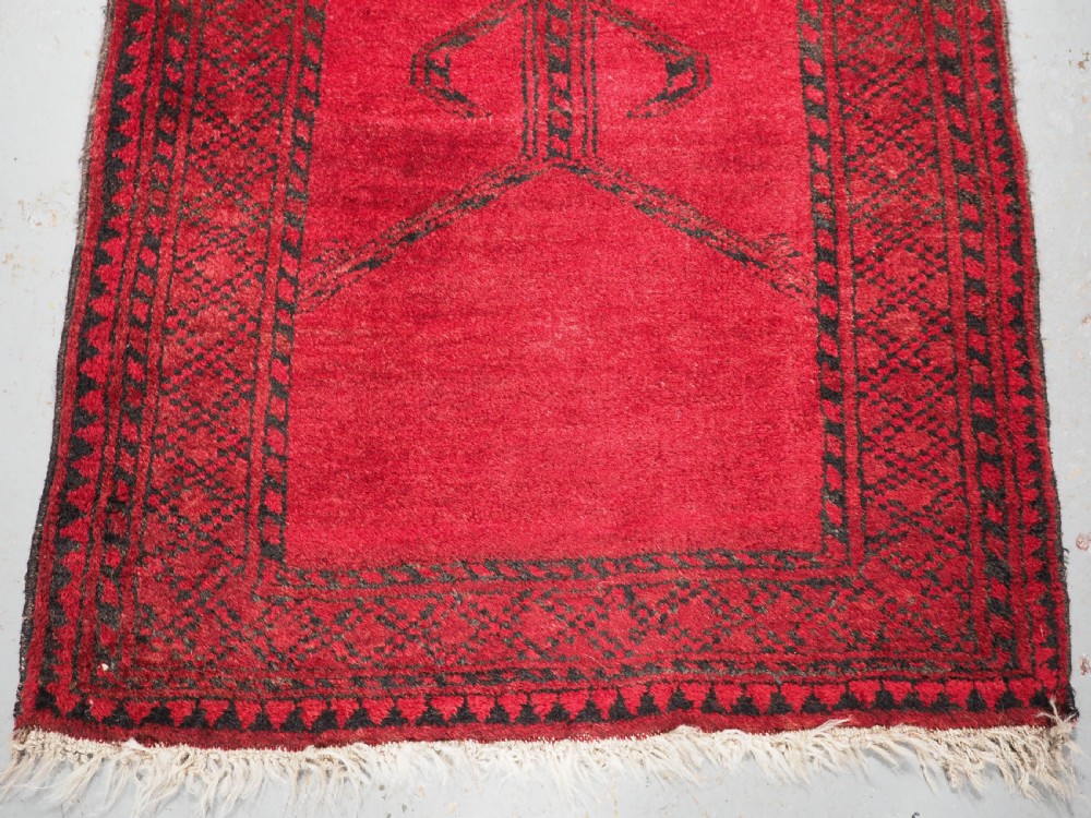 OLD AFGHAN CHILDS PRAYER RUG OF SIMPLE RAMS HORN DESIGN, CIRCA 1920. View III