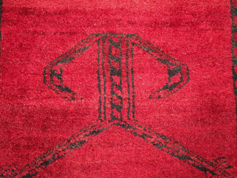 OLD AFGHAN CHILDS PRAYER RUG OF SIMPLE RAMS HORN DESIGN, CIRCA 1920. View IV