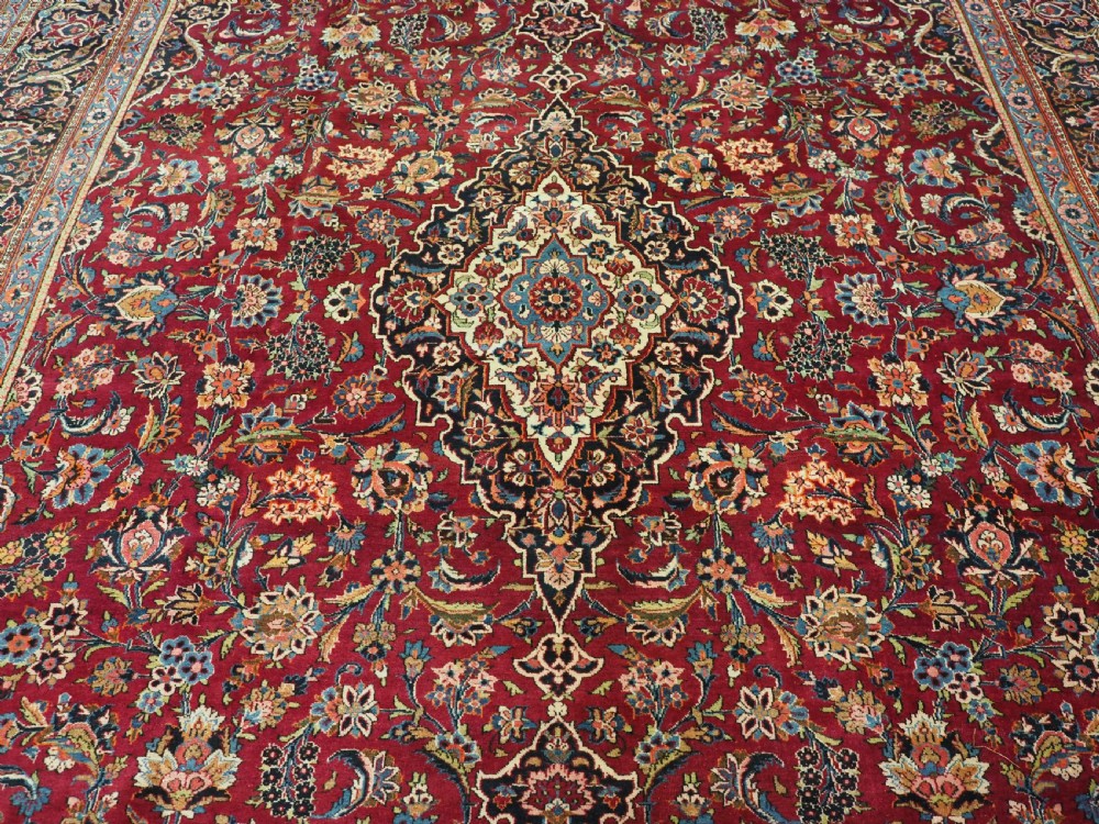 ANTIQUE KASHAN CARPET, GOOD EXAMPLE WITH CLASSIC DESIGN & COLOUR, CIRCA 1920 View IV