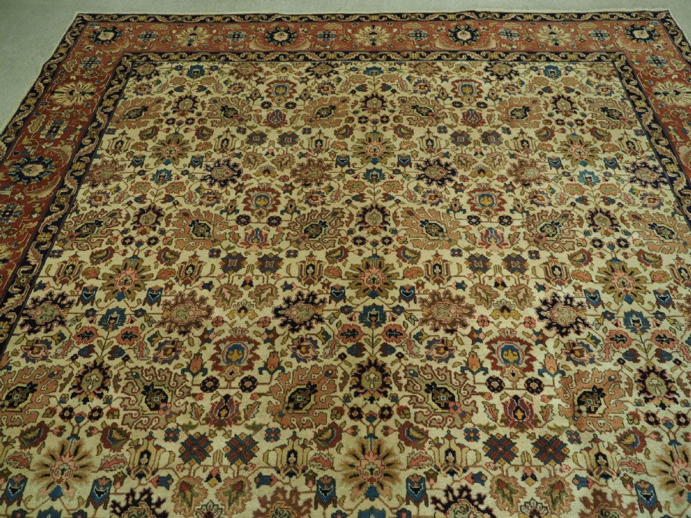 ANTIQUE TABRIZ CARPET, IVORY GROUND WITH SOFT PASTEL COLOURS, CIRCA 1920. View III