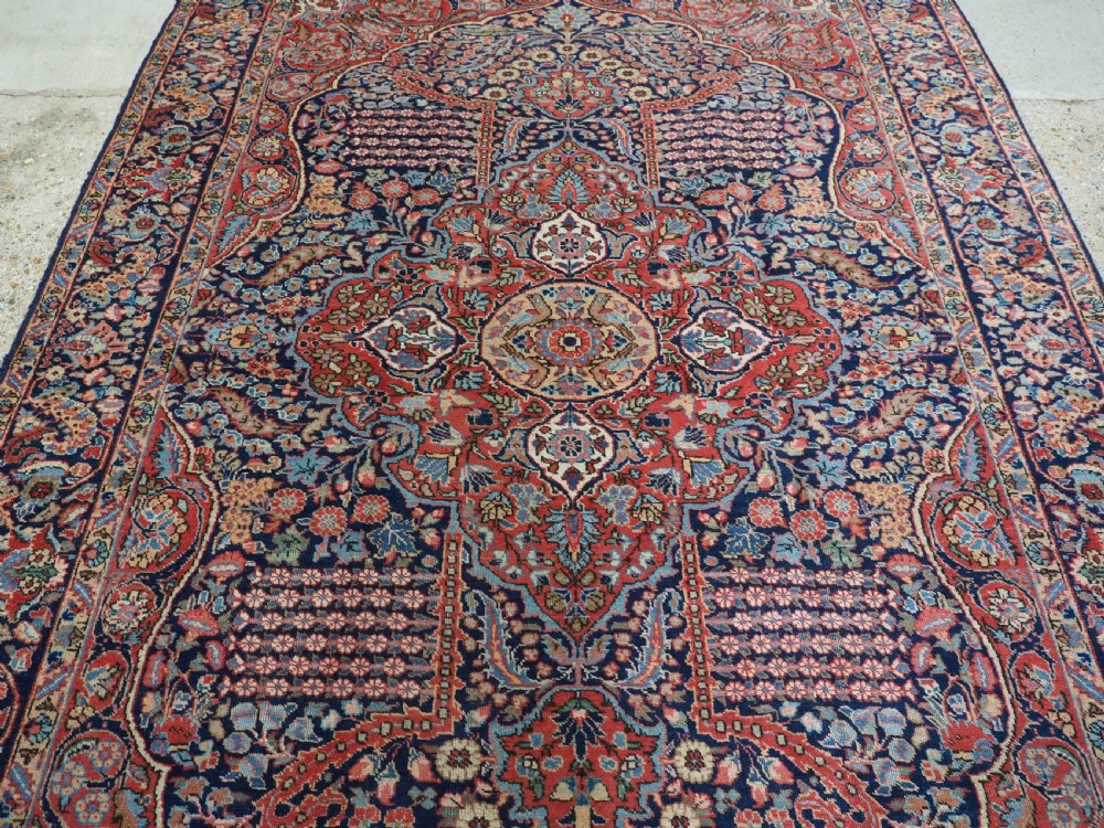 ANTIQUE TABRIZ CARPET, TRADITIONAL DESIGN, SMALL ROOM SIZE, CIRCA 1920. View V
