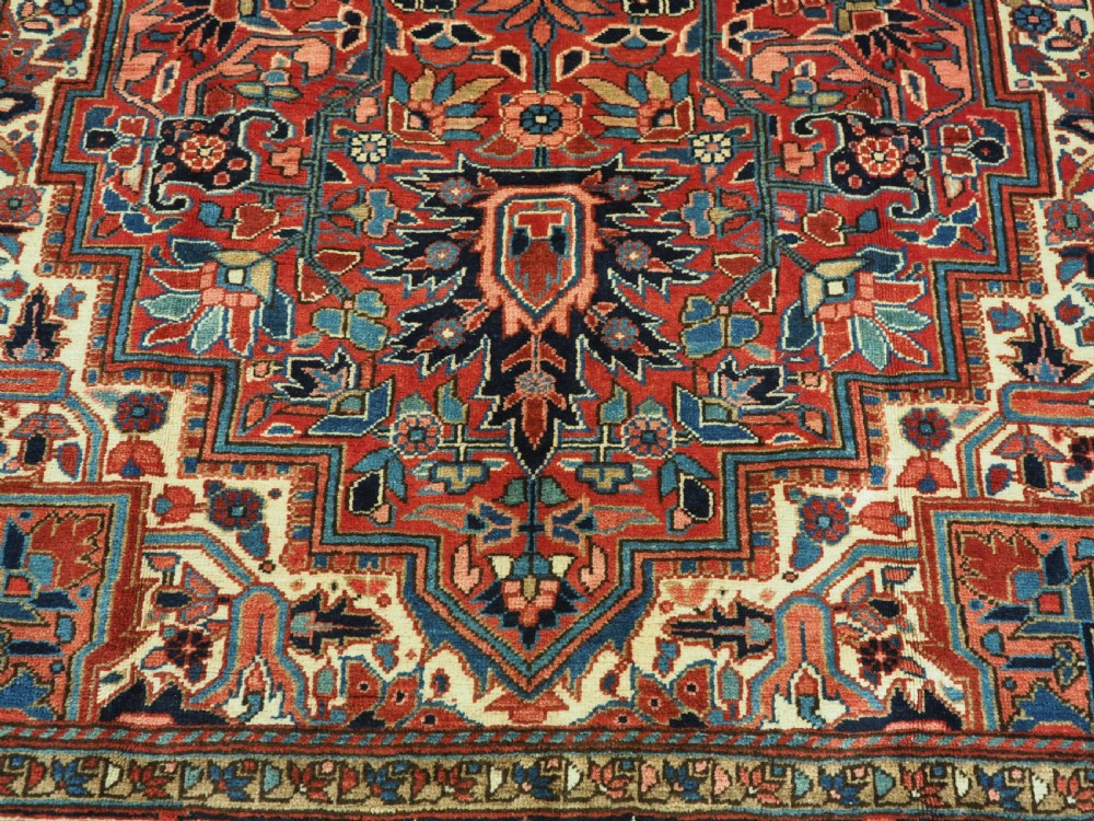 ANTIQUE HERIZ CARPET, TRADITIONAL DESIGN, SMALL ROOM SIZE, CIRCA 1920. View X
