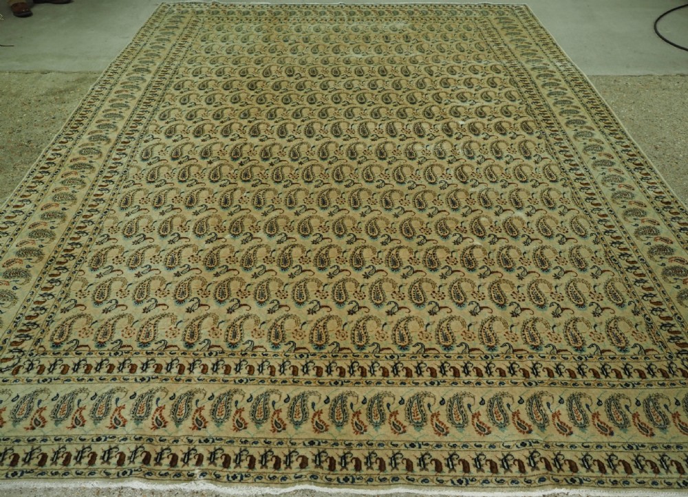 ANTIQUE KASHAN CARPET, IVORY GROUND WITH ALL OVER BOTEH DESIGN, CIRCA 1920. View II