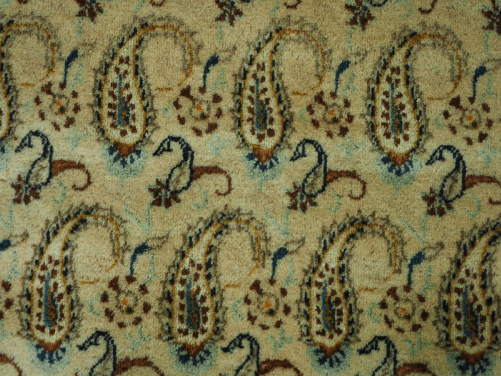 ANTIQUE KASHAN CARPET, IVORY GROUND WITH ALL OVER BOTEH DESIGN, CIRCA 1920. View IX