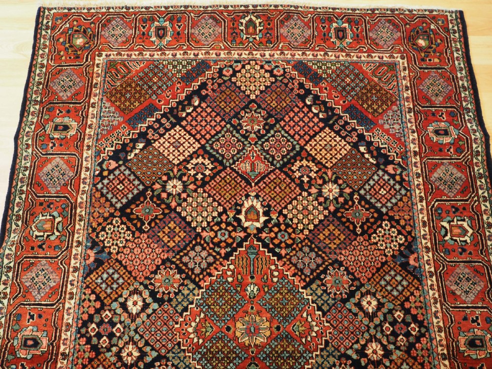 ANTIQUE KASHAN RUG WITH CLASSIC DESIGN, EXCELLENT CONDITION, CIRCA 1920. View III