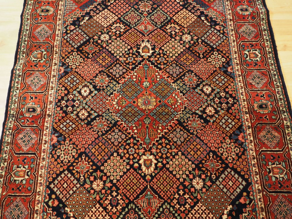 ANTIQUE KASHAN RUG WITH CLASSIC DESIGN, EXCELLENT CONDITION, CIRCA 1920. View IV