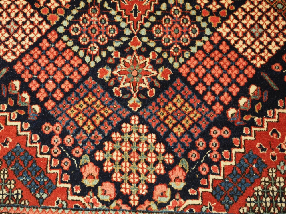 ANTIQUE KASHAN RUG WITH CLASSIC DESIGN, EXCELLENT CONDITION, CIRCA 1920. View X