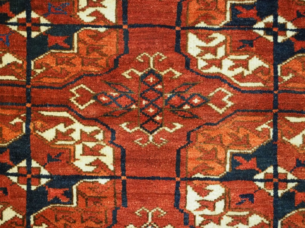 ANTIQUE TEKKE TURKMEN 'DIP KHALI' RUG, SUPERB SOFT WOOL, 2ND HALF 19TH CENTURY. View VIII