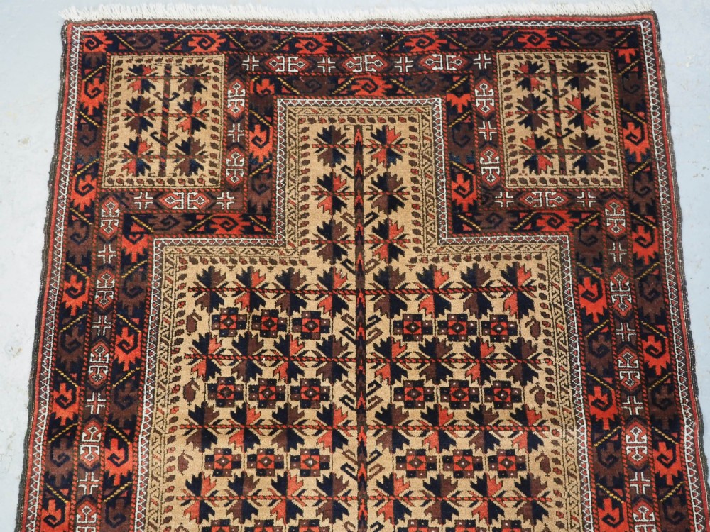 ANTIQUE BALUCH PRAYER RUG, CAMEL GROUND WITH TREE OF LIFE, CIRCA 1900. View III