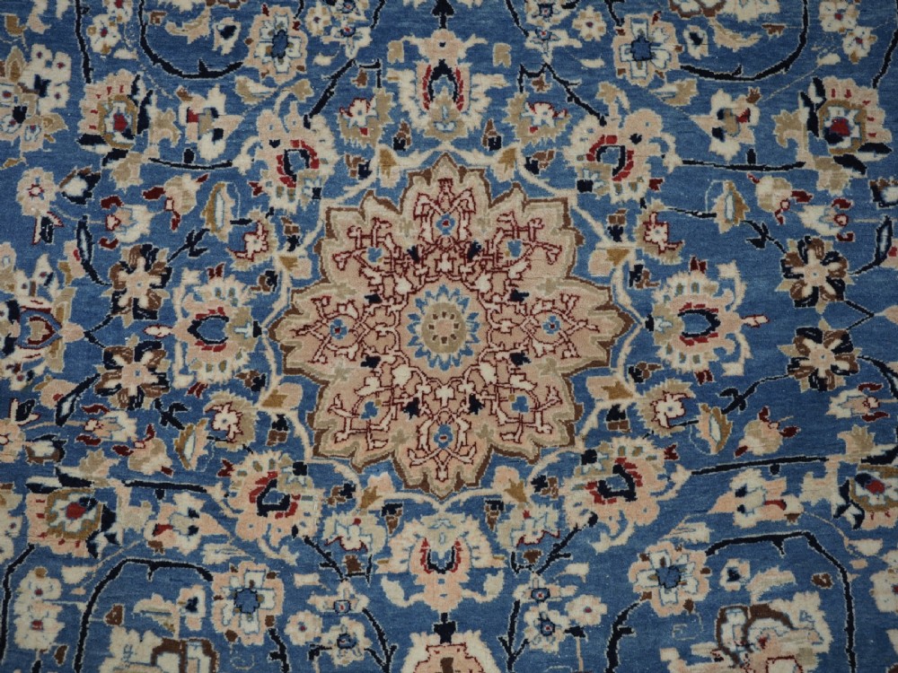 RARE ANTIQUE NAIN RUG, YOUNG WEAVERS LEARNING RUG FULL OF CHARM, CIRCA 1900. View VIII