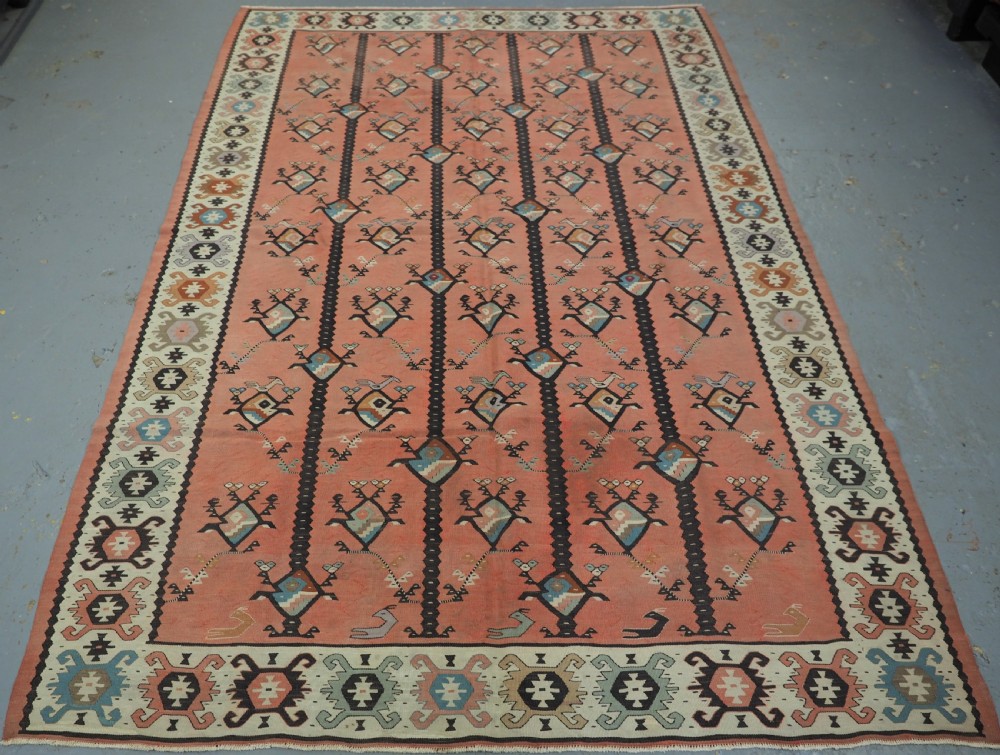 ANTIQUE SARKOY OR PIROT KILIM OF SCARCE DESIGN, SOFT COLOURS, CIRCA 1920.