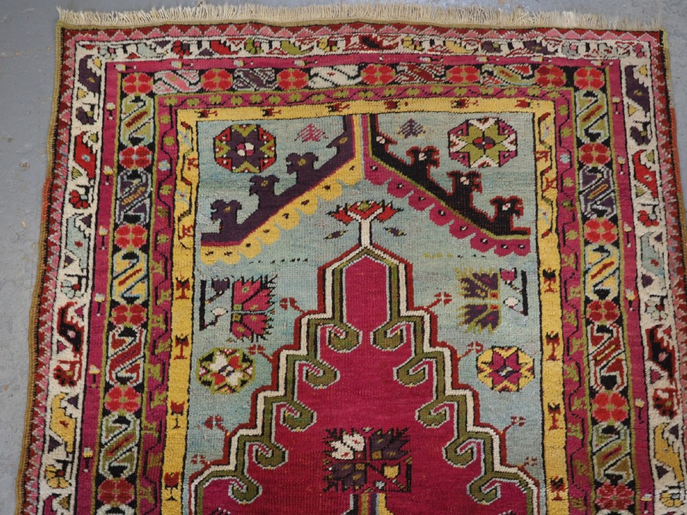 ANTIQUE TURKISH KIRSEHIR VILLAGE PRAYER RUG, CLASSIC DESIGN, 1880. View III