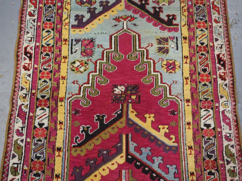 ANTIQUE TURKISH KIRSEHIR VILLAGE PRAYER RUG, CLASSIC DESIGN, 1880. View IV