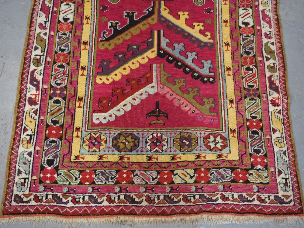 ANTIQUE TURKISH KIRSEHIR VILLAGE PRAYER RUG, CLASSIC DESIGN, 1880. View V
