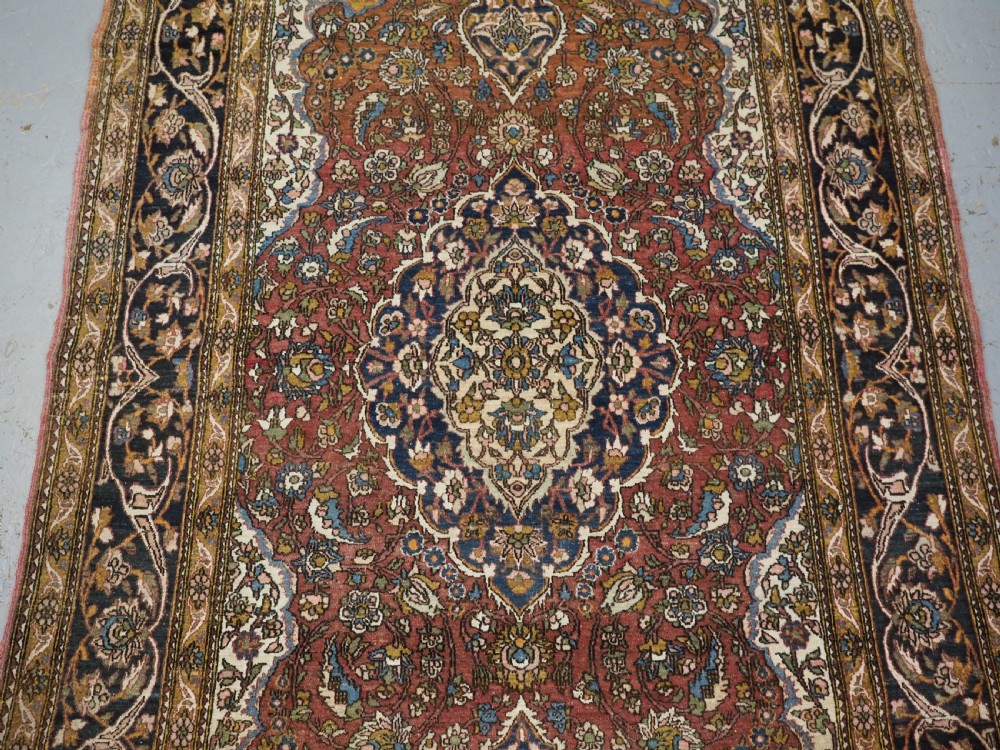 ANTIQUE ISFAHAN REGION VILLAGE RUG, TRADITIONAL DESIGN, (ONE OF A PAIR A) CIRCA 1920. View IV