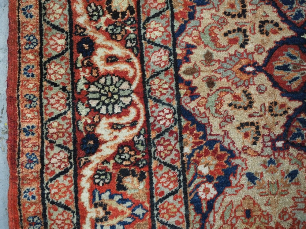 ANTIQUE KIRMAN RUG WITH MEDALLION AND SOFT COLOURS, CIRCA 1900. View VII
