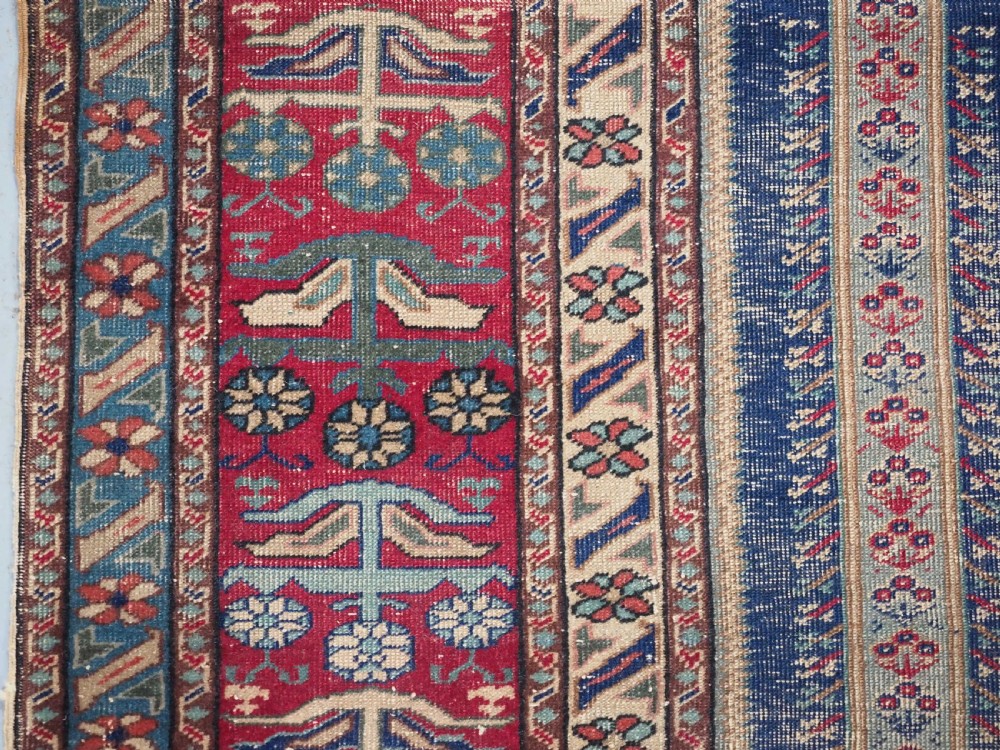 ANTIQUE TURKISH KULA VILLAGE PRAYER RUG, UNUSUAL DESIGN, 2ND HALF 19TH CENTURY. View III