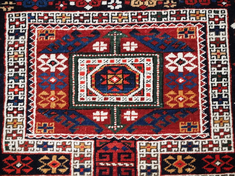 ANTIQUE CAUCASIAN SHIRVAN RUG WITH COMPARTMENT DESIGN, BAKU REGION, CIRCA 1900. View VIII