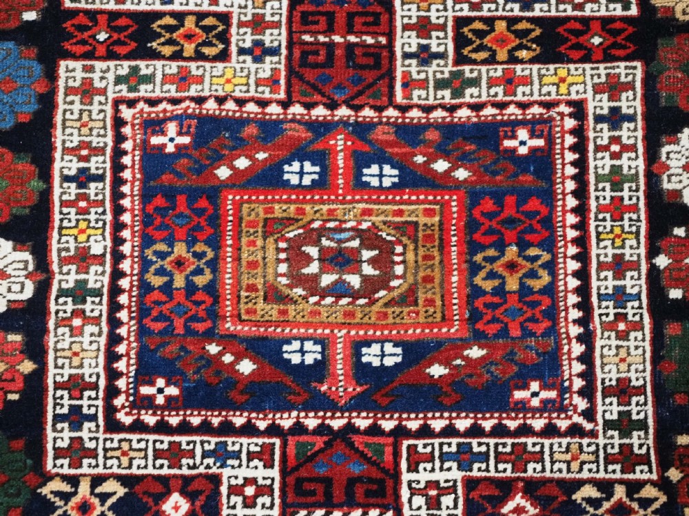 ANTIQUE CAUCASIAN SHIRVAN RUG WITH COMPARTMENT DESIGN, BAKU REGION, CIRCA 1900. View IX