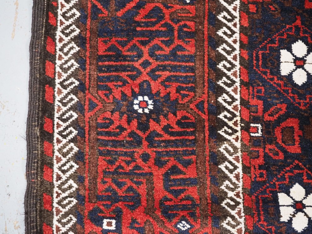 ANTIQUE BALUCH RUG WITH MINA KHANI DESIGN, CIRCA 1900. View VIII