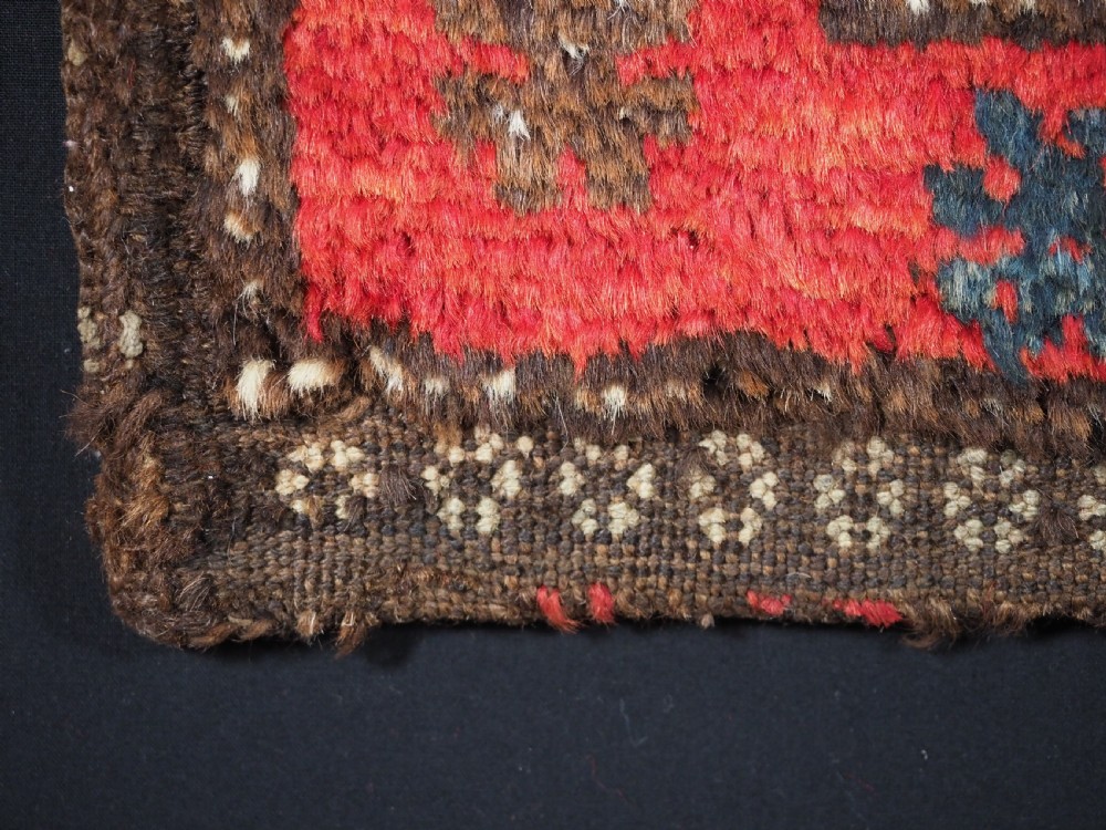 ANTIQUE AFGHAN BALUCH VANITY BAG WITH PLAIN WEAVE BACK, CIRCA 1920. View VIII