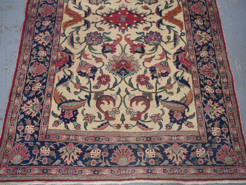 ANTIQUE TURKISH KAYSERI RUG WITH ATTRACTIVE FLORAL DESIGN, CIRCA 1920. View V