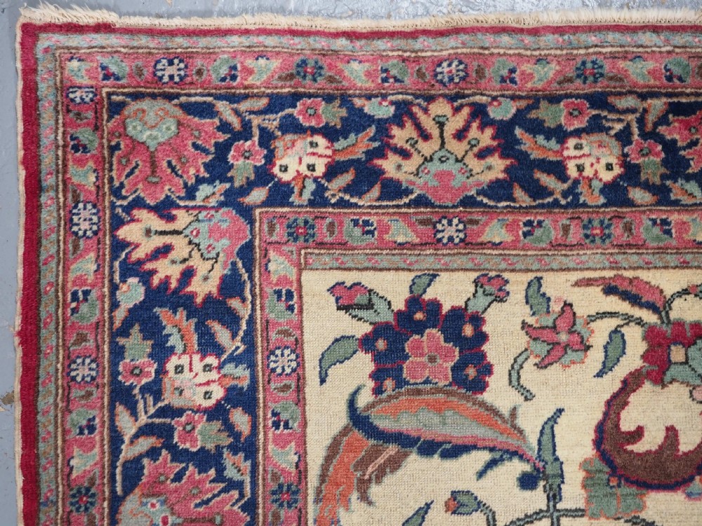 ANTIQUE TURKISH KAYSERI RUG WITH ATTRACTIVE FLORAL DESIGN, CIRCA 1920. View VI