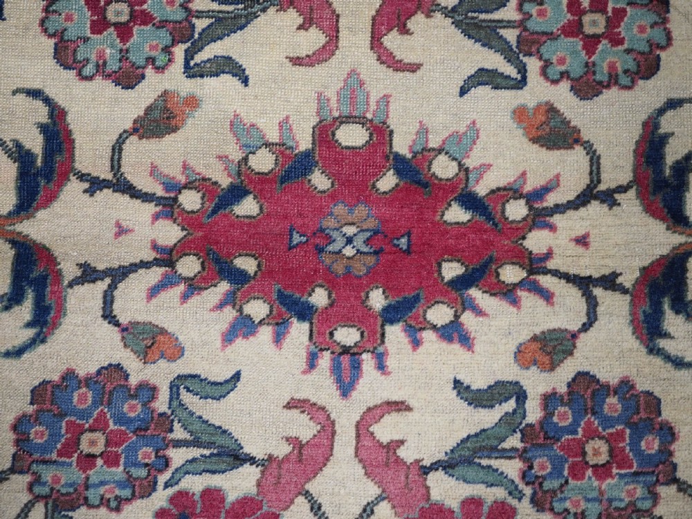 ANTIQUE TURKISH KAYSERI RUG WITH ATTRACTIVE FLORAL DESIGN, CIRCA 1920. View IX